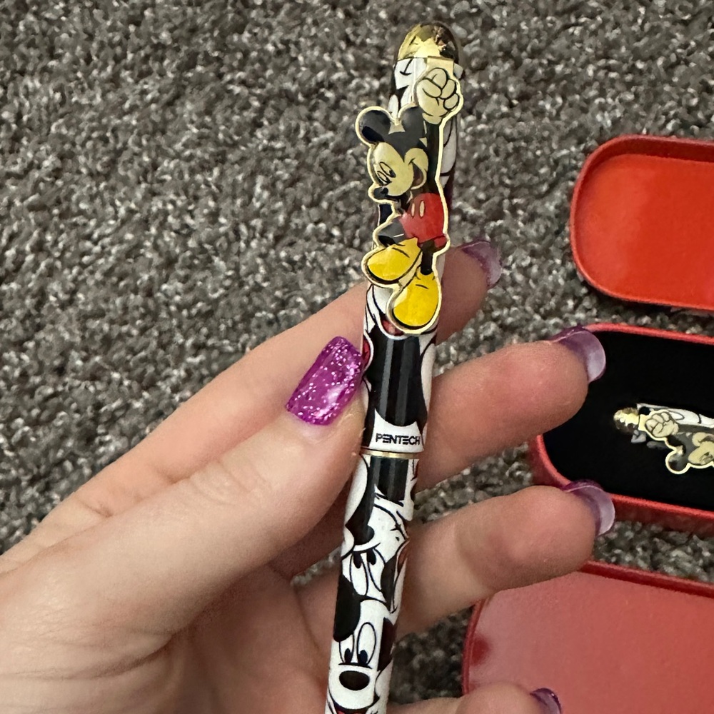 Vintage 1997 Disney Mickey Mouse Collectible Rolleeball Pen Case and Pen Set - Picture 6 of 13